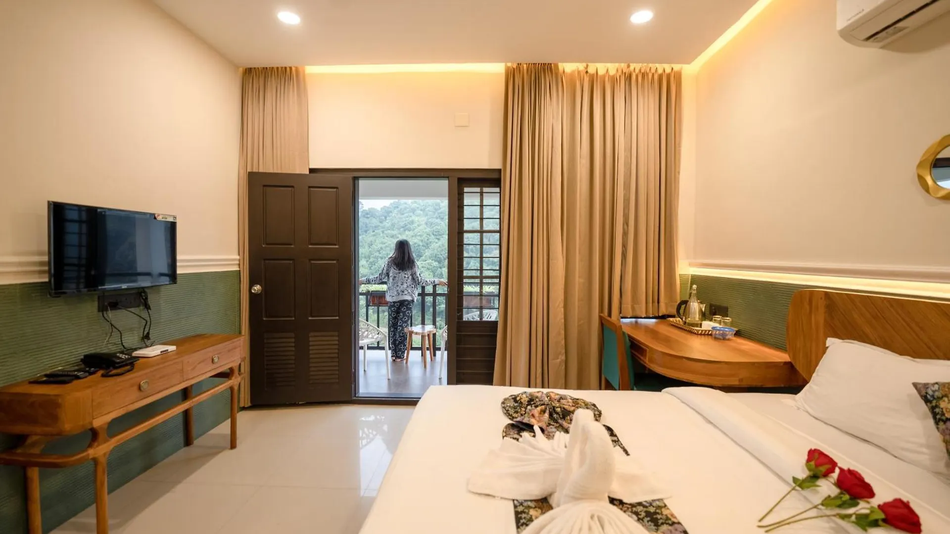 Lilac Hills Resort Pirmed India