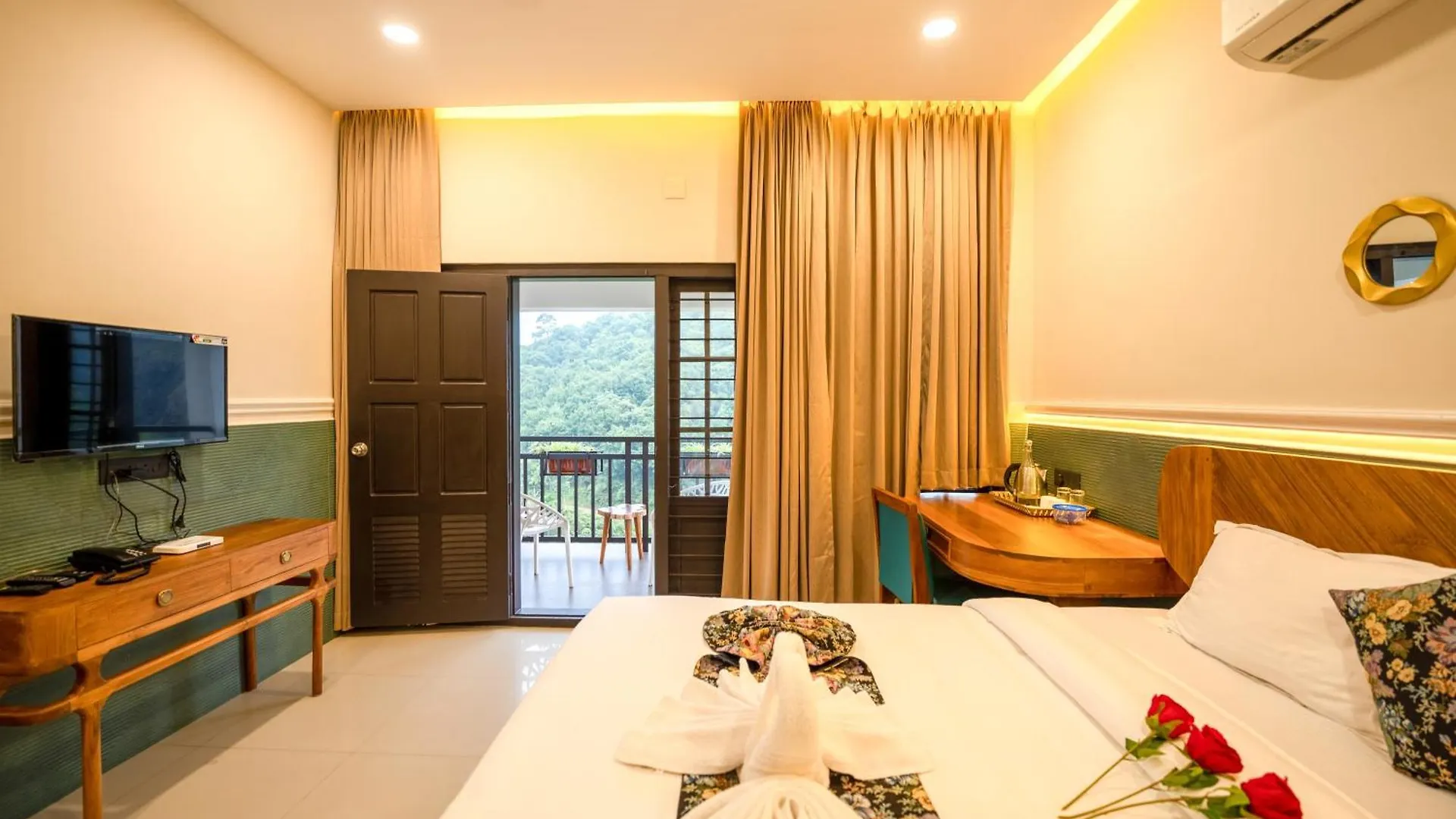 Lilac Hills Resort Pirmed